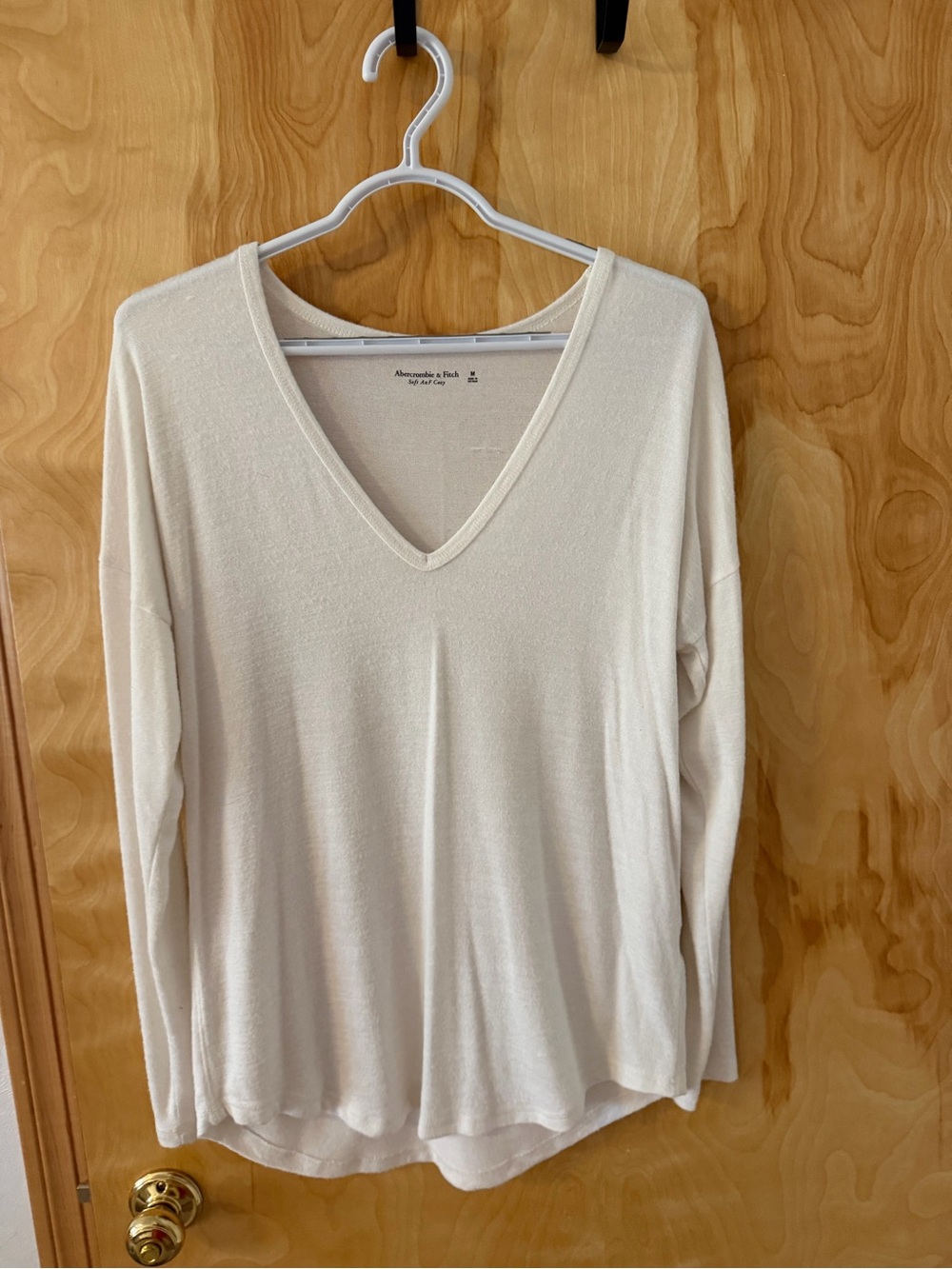 Abercrombie & Fitch Cream V-Neck Long Sleeve Tee